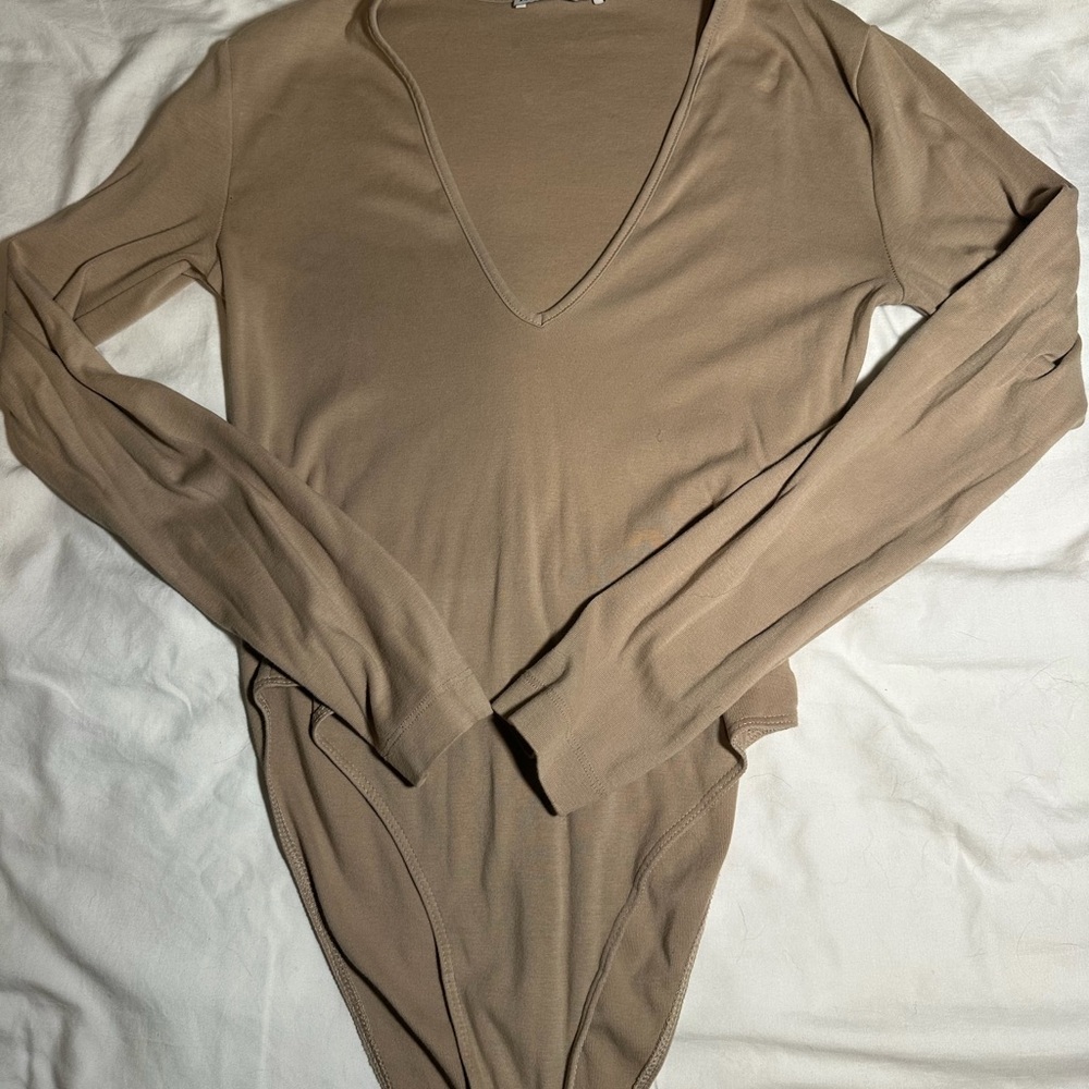 Zara Tan V-Neck Long Sleeve Bodysuit